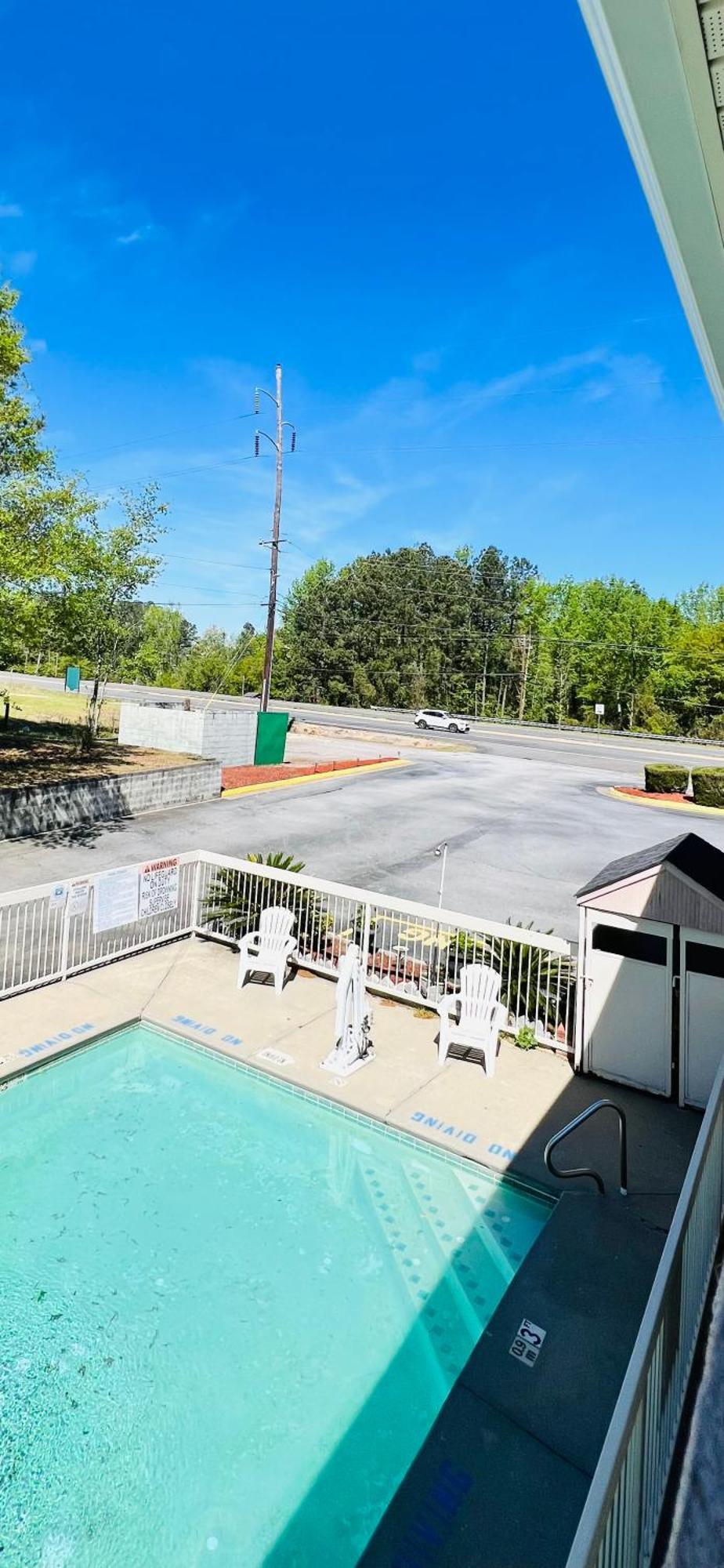 Country Hearth Inn & Suites Augusta Esterno foto