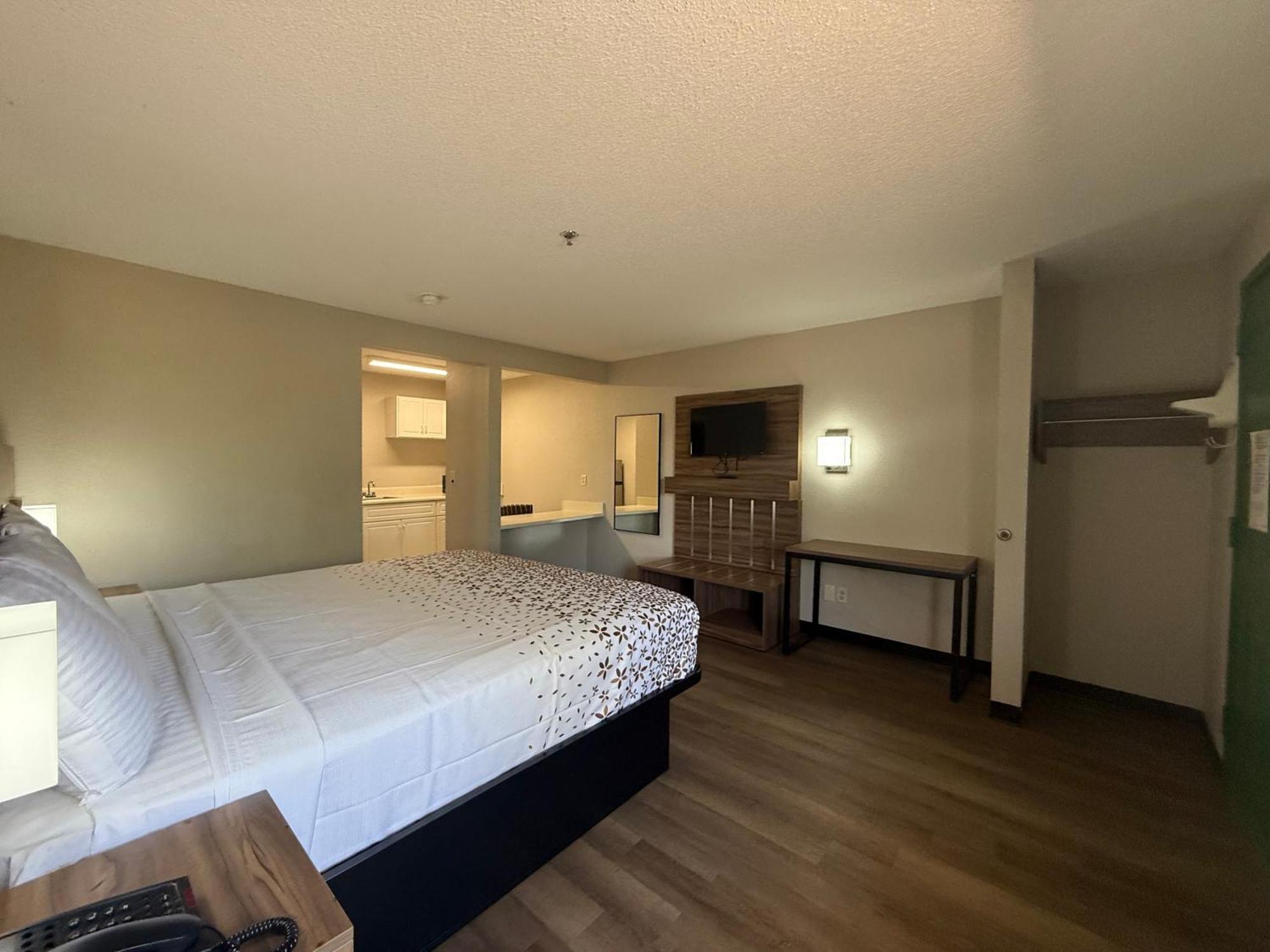Country Hearth Inn & Suites Augusta Esterno foto