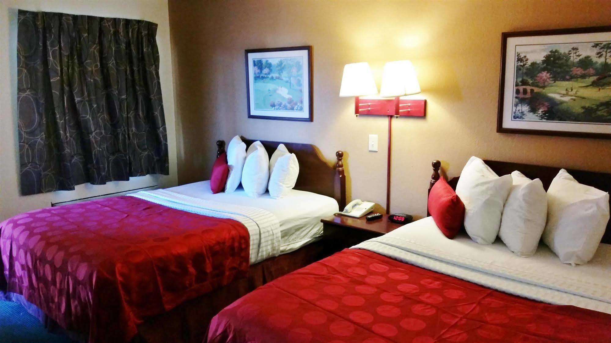 Country Hearth Inn & Suites Augusta Esterno foto